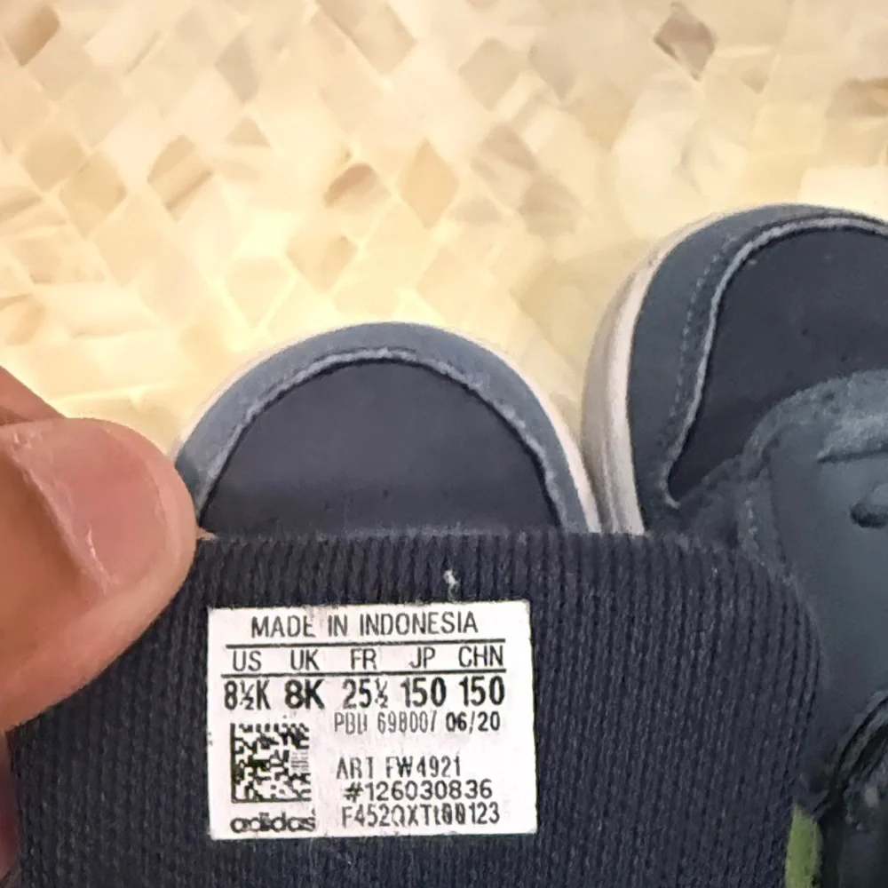 Adidas Kids Sneakers - Navy and Neon Yellow 8.5 kids